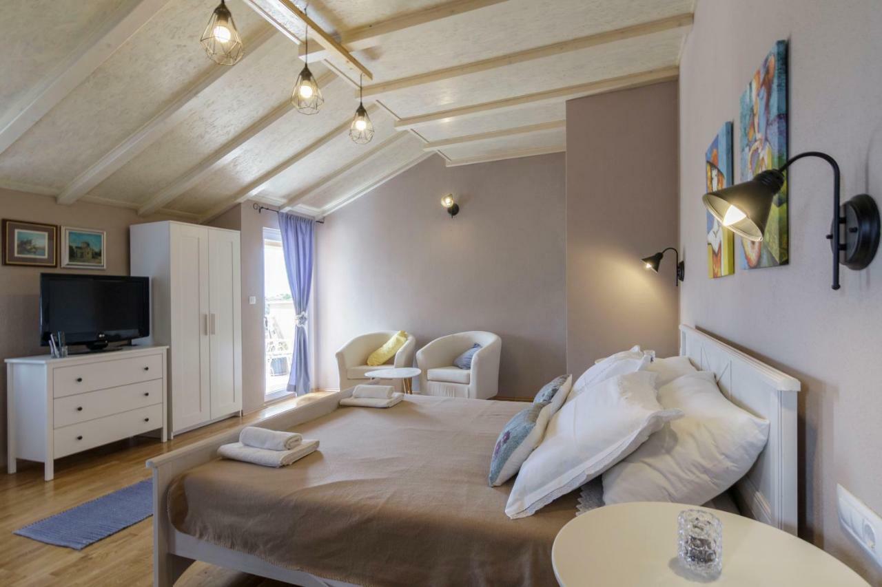 Apartments Mardesic Komiža Dış mekan fotoğraf