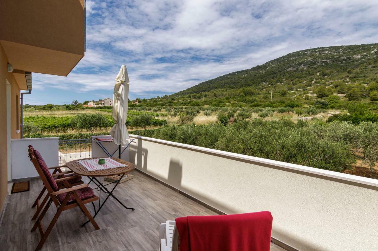 Apartments Mardesic Komiža Dış mekan fotoğraf